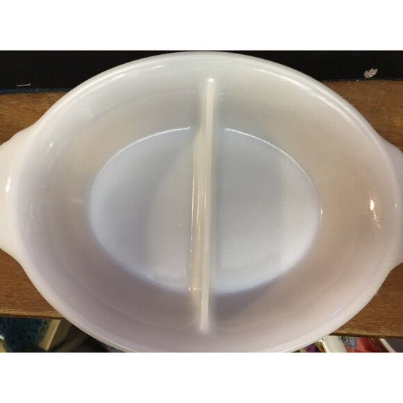 EUC PEACH LUSTRE DIVIDED CASSEROLE DISH Fire-King 468 Milk Glass Vintage - Picture 3 of 8